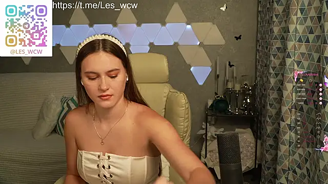 Snapshot of HarleyDeess chatting on 11-04-25, 10:20 HarleyDeess online show from 11-04-25, 10:20