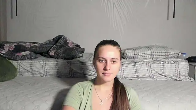 Snapshot of HarleyDeess chatting on 11-17-25, 03:01 HarleyDeess online show from 11-17-25, 03:01