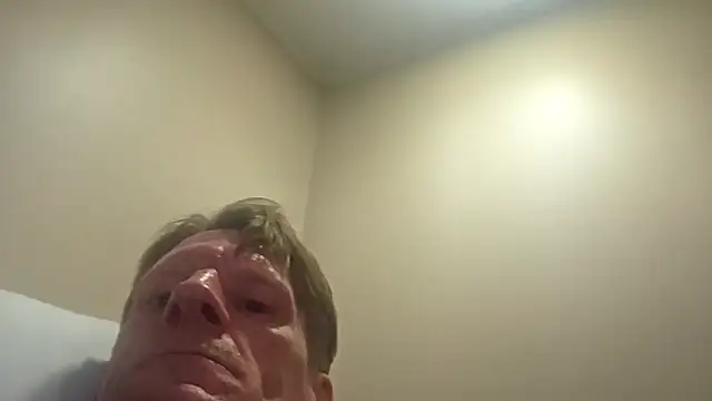 Travislovescum online show from 03-01-26, 06:37