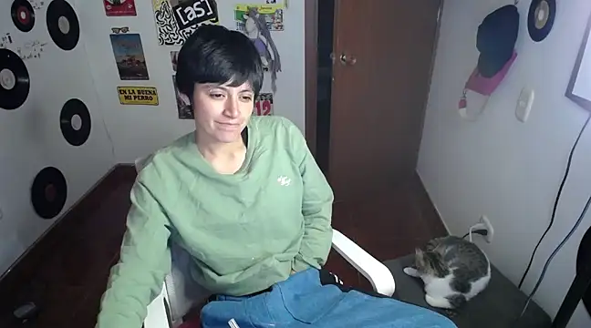 Snapshot of 9_Fernanda_9 chatting on 02-09-25, 01:33 9 Fernanda 9 online show from 02-09-25, 01:33