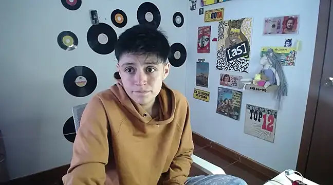 Snapshot of 9_Fernanda_9 chatting on 03-03-25, 09:05 9 Fernanda 9 online show from 03-03-25, 09:05