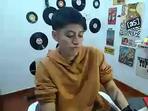 Snapshot of 9_Fernanda_9 chatting on 03-04-25, 12:18 9 Fernanda 9 online show from 03-04-25, 12:18