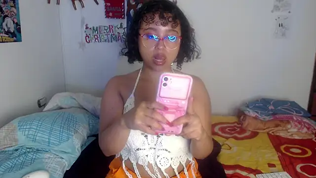 Snapshot of lou_cute chatting on 12-26-24, 08:39 lou cute online show from 12-26-24, 08:39