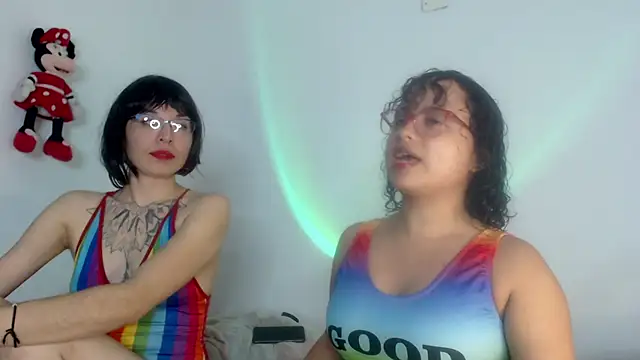 Snapshot of lou_cute chatting on 02-11-25, 03:08 lou cute online show from 02-11-25, 03:08