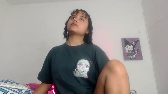 Snapshot of lou_cute chatting on 02-25-25, 03:09 lou cute online show from 02-25-25, 03:09