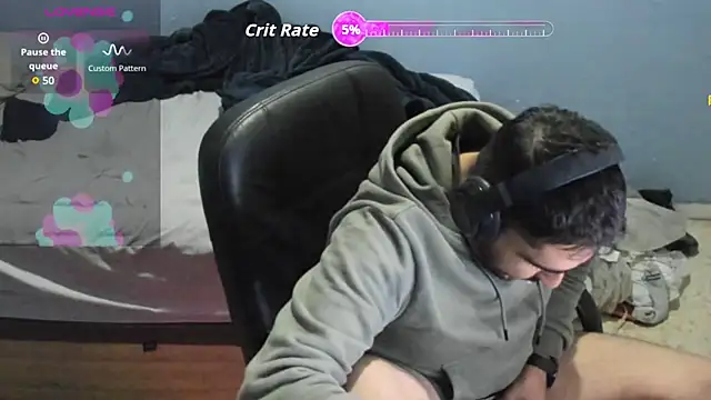 Snapshot of Fatbear-xavi chatting on 11-18-25, 05:01 Fatbear-xavi online show from 11-18-25, 05:01