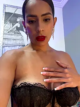 Snapshot of Mau_White chatting on 10-27-25, 10:36 Mau White online show from 10-27-25, 10:36