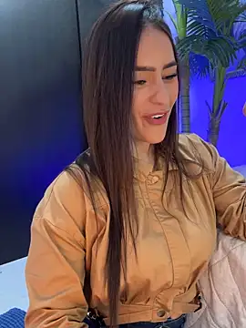 Mau White online show from 02-08-26, 01:42