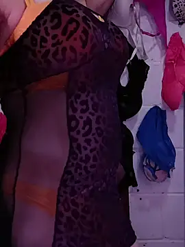 Snapshot of Mshizzle12 chatting on 10-16-25, 09:16 Mshizzle12 online show from 10-16-25, 09:16