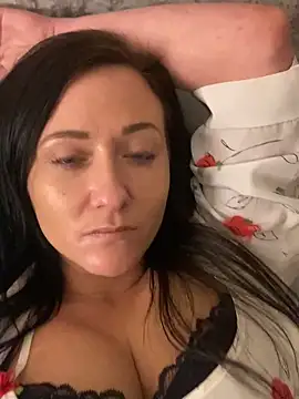 Snapshot of sexyserenity22 chatting on 02-18-26, 02:29 sexyserenity22 online show from 02-18-26, 02:29