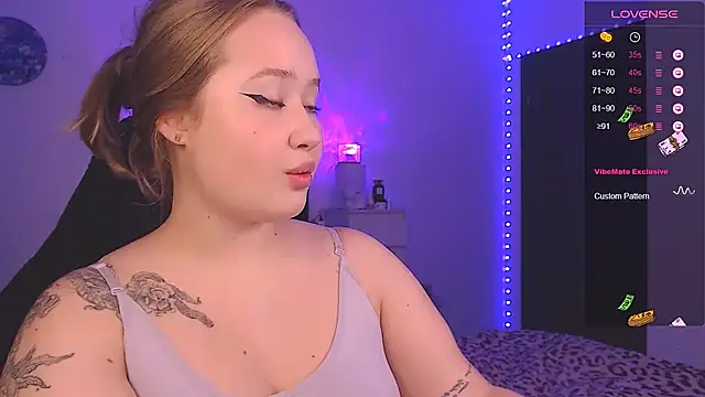 Peachy Lee online show from 10-18-25, 03:24