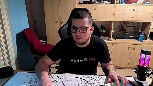 bigpuff hott online show from 10-25-25, 06:57