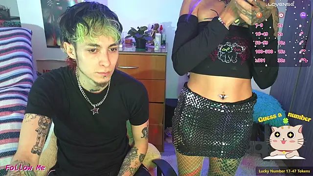 Snapshot of badeyes_crazygoat chatting on 11-14-25, 08:29 badeyes crazygoat online show from 11-14-25, 08:29