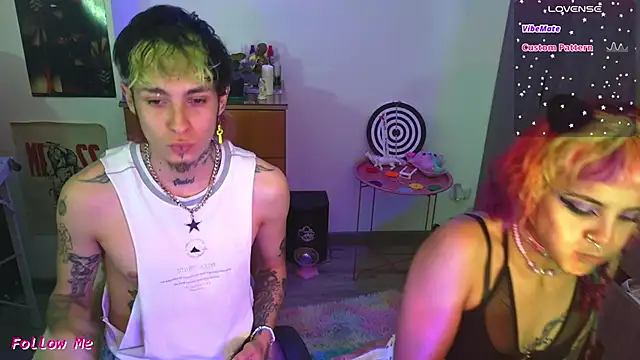 Snapshot of badeyes_crazygoat chatting on 11-21-25, 01:15 badeyes crazygoat online show from 11-21-25, 01:15