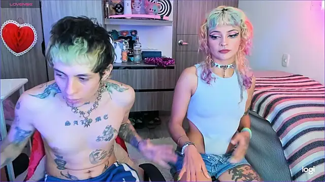 Snapshot of badeyes_crazygoat chatting on 02-18-26, 09:33 badeyes crazygoat online show from 02-18-26, 09:33