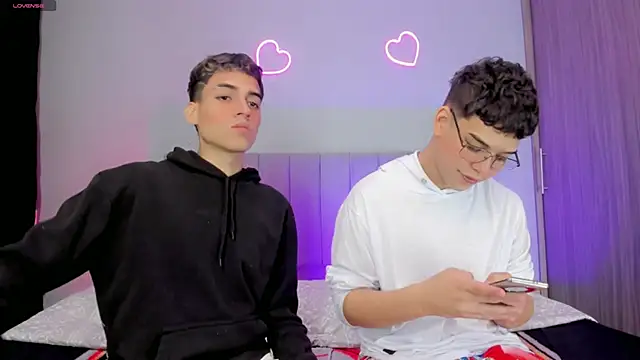 Snapshot of jake_and_joaquin chatting on 03-22-25, 11:53 jake and joaquin online show from 03-22-25, 11:53