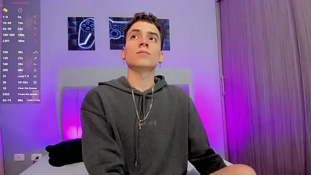 Snapshot of jake_and_joaquin chatting on 11-18-25, 11:58 jake and joaquin online show from 11-18-25, 11:58