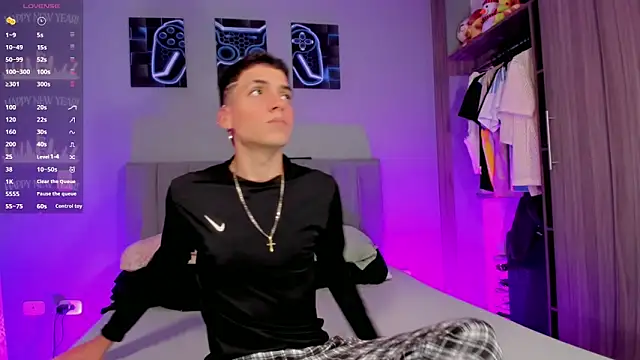 Snapshot of jake_and_joaquin chatting on 11-19-25, 02:39 jake and joaquin online show from 11-19-25, 02:39