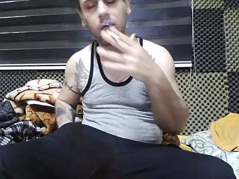 Snapshot of Arabeyes chatting on 10-26-25, 03:45 Arabeyes online show from 10-26-25, 03:45