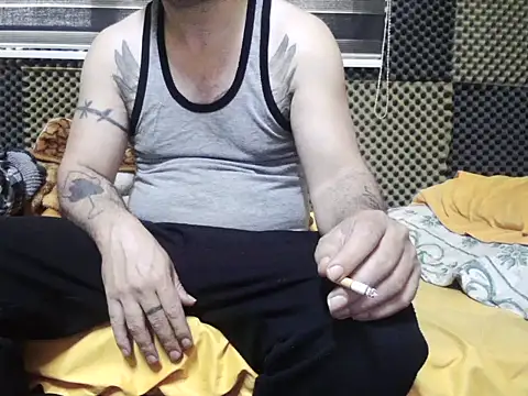 Snapshot of Arabeyes chatting on 10-27-25, 09:13 Arabeyes online show from 10-27-25, 09:13