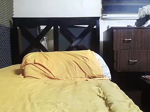 Snapshot of Arabeyes chatting on 10-31-25, 04:02 Arabeyes online show from 10-31-25, 04:02