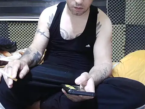 Snapshot of Arabeyes chatting on 11-02-25, 03:42 Arabeyes online show from 11-02-25, 03:42