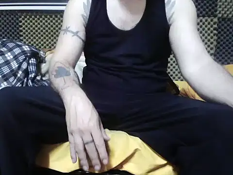 Snapshot of Arabeyes chatting on 11-11-25, 08:20 Arabeyes online show from 11-11-25, 08:20