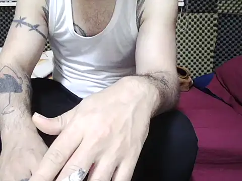 Snapshot of Arabeyes chatting on 11-21-25, 05:28 Arabeyes online show from 11-21-25, 05:28