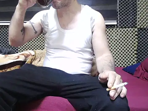 Snapshot of Arabeyes chatting on 11-23-25, 03:39 Arabeyes online show from 11-23-25, 03:39