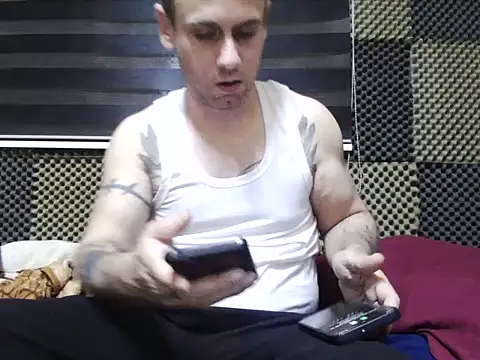 Snapshot of Arabeyes chatting on 11-24-25, 04:18 Arabeyes online show from 11-24-25, 04:18