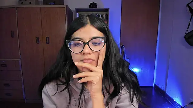 Snapshot of valerie__skyy chatting on 01-24-25, 04:48 valerie skyy online show from 01-24-25, 04:48