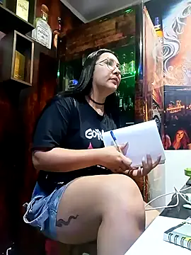 Snapshot of my-kitty chatting on 12-16-24, 12:37 my-kitty online show from 12-16-24, 12:37