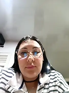 Snapshot of my-kitty chatting on 02-12-25, 02:56 my-kitty online show from 02-12-25, 02:56