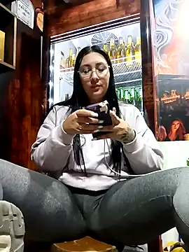 Snapshot of my-kitty chatting on 02-21-25, 02:06 my-kitty online show from 02-21-25, 02:06