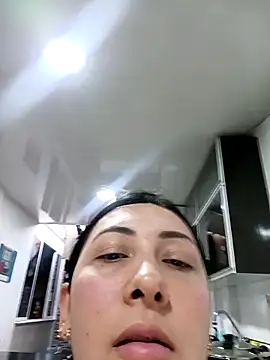 Snapshot of my-kitty chatting on 10-21-25, 10:21 my-kitty online show from 10-21-25, 10:21