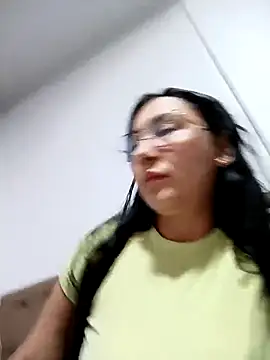 Snapshot of my-kitty chatting on 10-26-25, 10:25 my-kitty online show from 10-26-25, 10:25