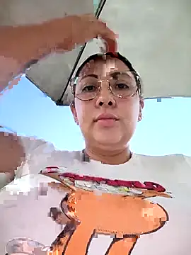 Snapshot of my-kitty chatting on 11-10-25, 10:53 my-kitty online show from 11-10-25, 10:53