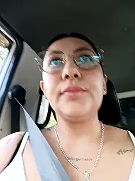 Snapshot of my-kitty chatting on 11-20-25, 09:03 my-kitty online show from 11-20-25, 09:03