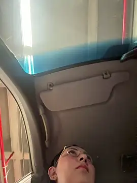 Snapshot of my-kitty chatting on 12-13-25, 08:36 my-kitty online show from 12-13-25, 08:36