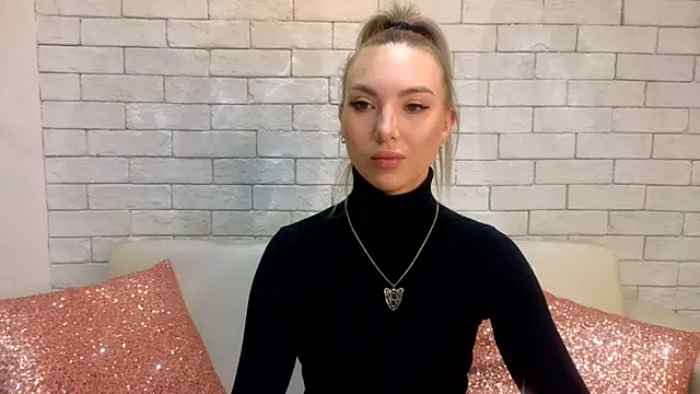 Snapshot of MiaMinx chatting on 02-04-25, 10:45 MiaMinx online show from 02-04-25, 10:45