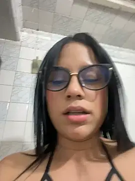 Snapshot of pamela_anderson_ chatting on 02-05-25, 10:08 pamela anderson online show from 02-05-25, 10:08