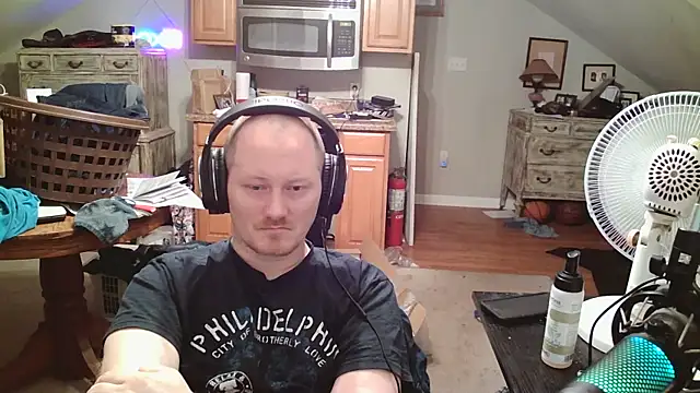 Snapshot of Heron341988 chatting on 11-30-25, 12:25 Heron341988 online show from 11-30-25, 12:25