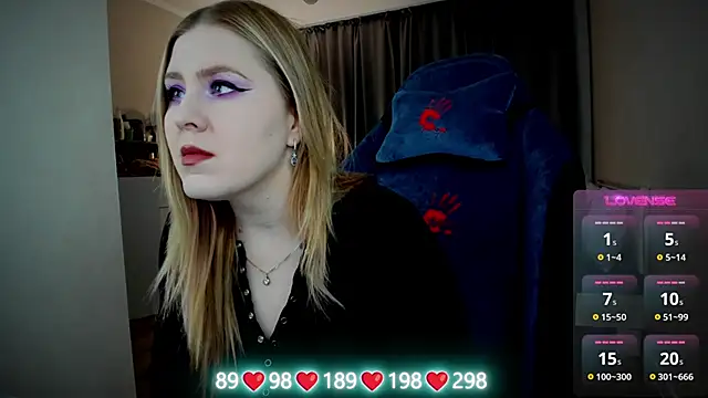 Olivia Munk online show from 10-28-25, 04:38