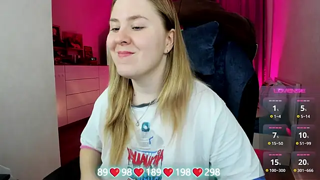 Olivia Munk online show from 12-23-25, 03:59