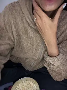 PARI Hun online show from 12-28-24, 11:26