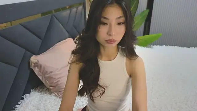 TrishaRey online show from 10-20-25, 04:46