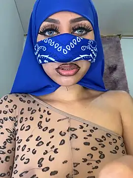 Snapshot of _alabina_ chatting on 10-18-25, 04:52 alabina online show from 10-18-25, 04:52