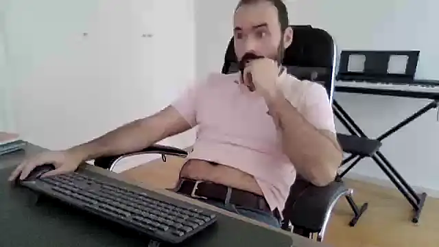 Snapshot of joaodias_97 chatting on 03-29-26, 03:01 joaodias 97 online show from 03-29-26, 03:01