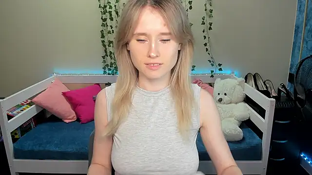  adel brooks  online show from 10-07-25, 06:27