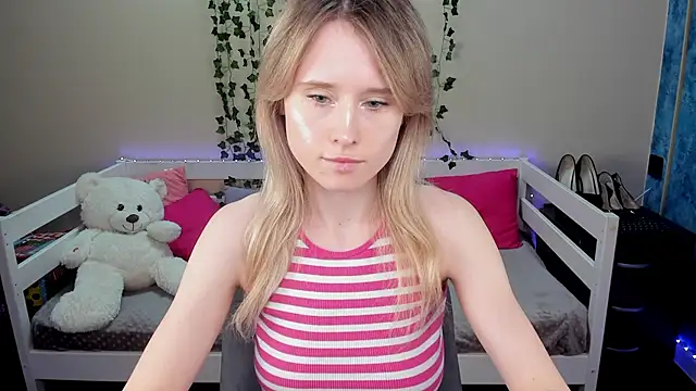  adel brooks  online show from 10-22-25, 06:29